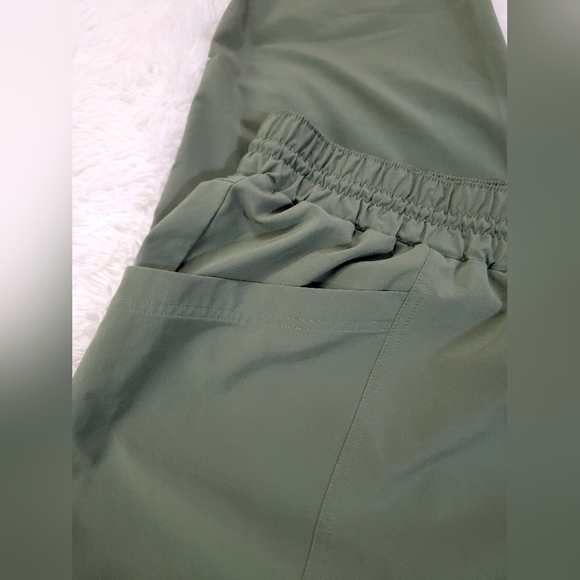 L.L. Bean Women's Olive Venture Stretch Ankle Pants 3X - Picture 11 of 16